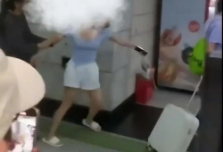 踢裆视频,揭秘网络热传视频背后的真相与争议